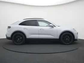 Porsche Macan (2026) thumbnail 2