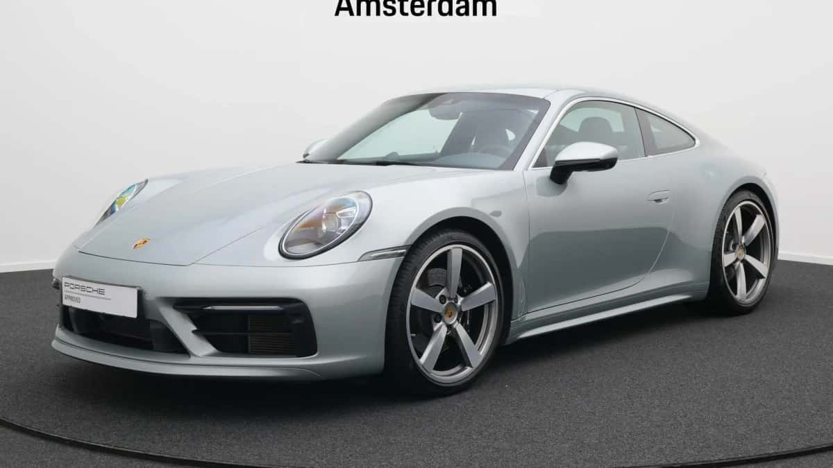 Porsche 911 (2021) — foto 1