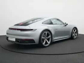 Porsche 911 (2021) thumbnail 3