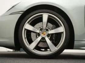 Porsche 911 (2021) thumbnail 4