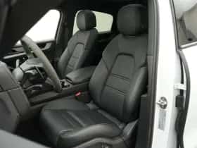 Porsche Cayenne (2024) thumbnail 6