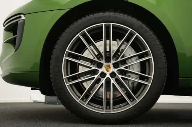Porsche Macan (2020) thumbnail 4