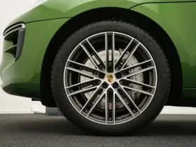 Porsche Macan (2020) thumbnail 4