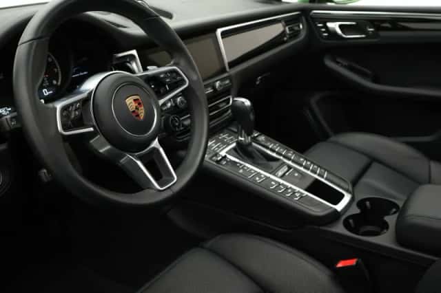 Porsche Macan (2020) thumbnail 5