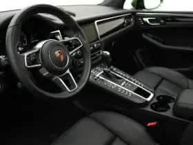 Porsche Macan (2020) thumbnail 5