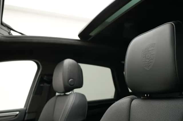 Porsche Macan (2020) thumbnail 6