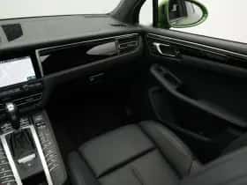 Porsche Macan (2020) thumbnail 53