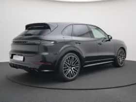 Porsche Cayenne (2025) thumbnail 3