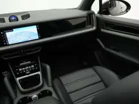 Porsche Cayenne (2025) thumbnail 50