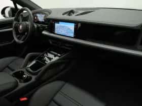 Porsche Cayenne (2025) thumbnail 6