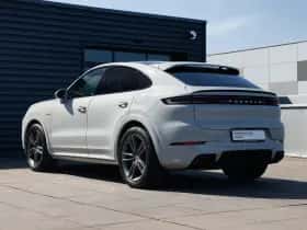 Porsche Cayenne (2024) thumbnail 3