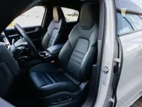 Porsche Cayenne (2024) thumbnail 6