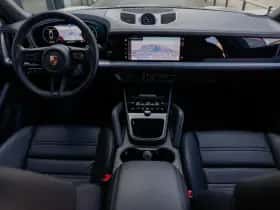 Porsche Cayenne (2024) thumbnail 7