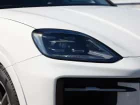 Porsche Cayenne (2024) thumbnail 8