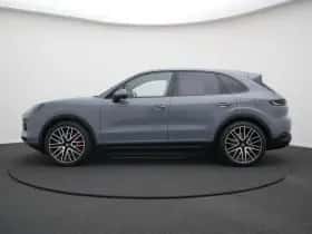 Porsche Cayenne (2023) thumbnail 17