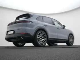 Porsche Cayenne (2023) thumbnail 24