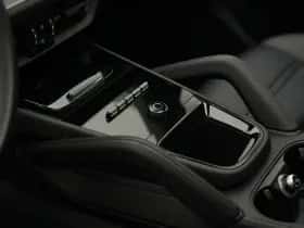 Porsche Cayenne (2023) thumbnail 30