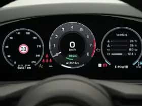 Porsche Cayenne (2023) thumbnail 32