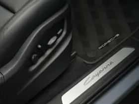 Porsche Cayenne (2023) thumbnail 48