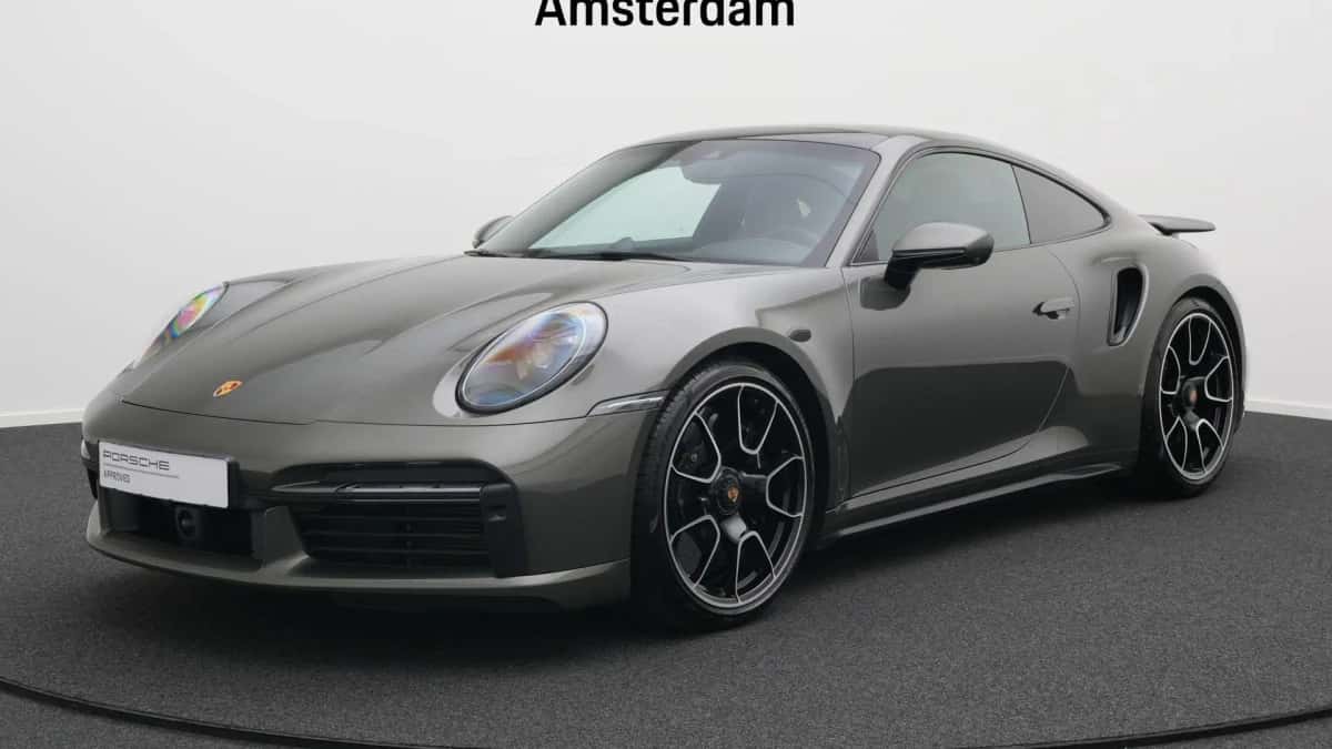 Porsche 911 (2023) — foto 1