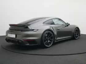Porsche 911 (2023) thumbnail 3