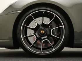 Porsche 911 (2023) thumbnail 4