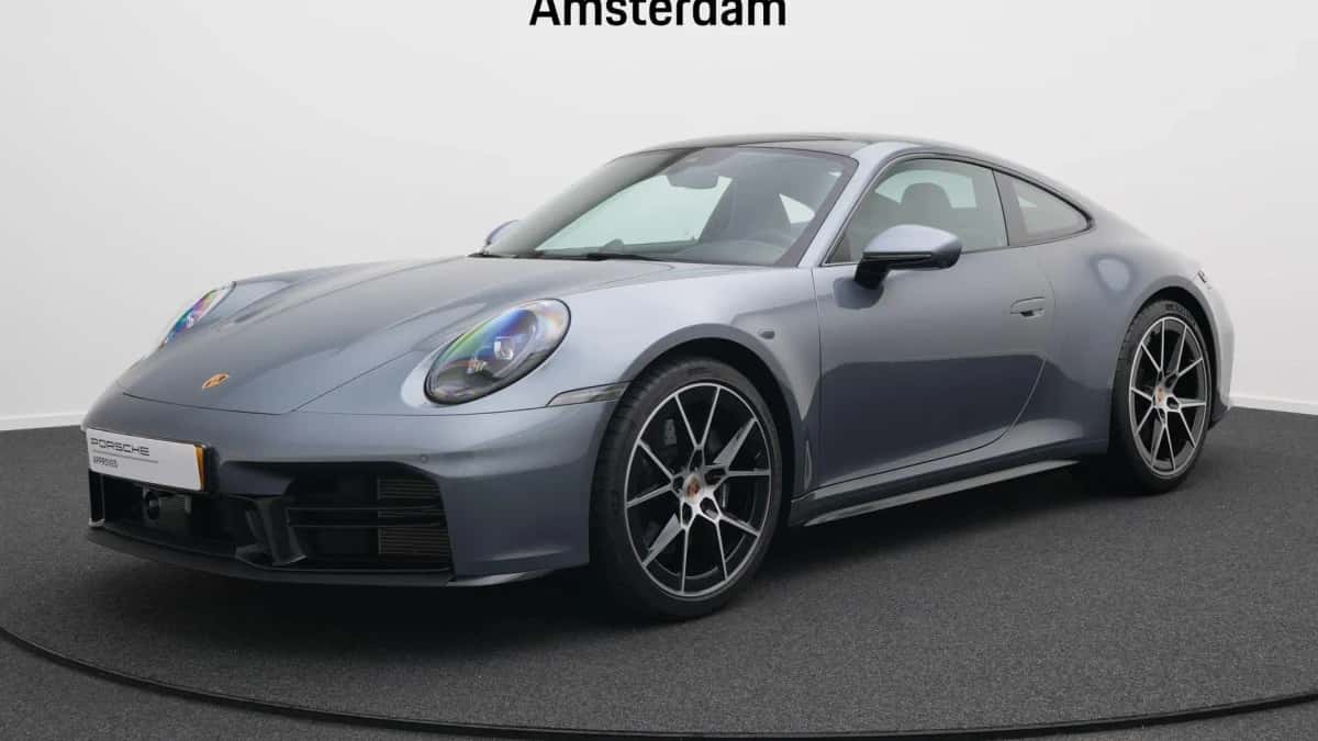 Porsche 911 (2025) — foto 1