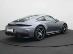 Porsche 911 (2025) thumbnail 3