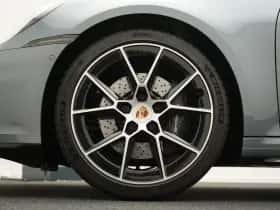 Porsche 911 (2025) thumbnail 4