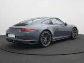 Porsche 911 (2016) thumbnail 3