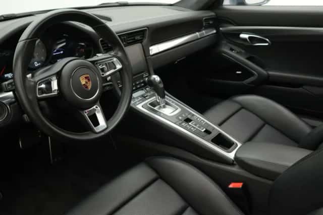 Porsche 911 (2016) thumbnail 4