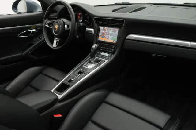 Porsche 911 (2016) thumbnail 6