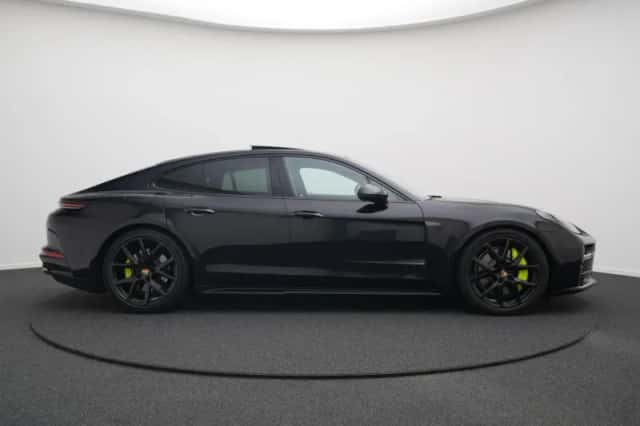 Porsche Panamera (2024) thumbnail 2