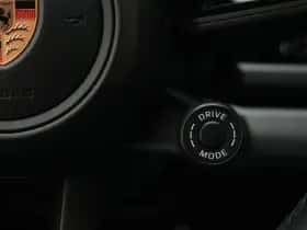 Porsche Panamera (2024) thumbnail 35