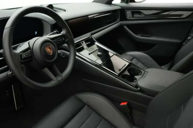 Porsche Panamera (2024) thumbnail 5