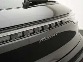 Porsche Macan (2022) thumbnail 11