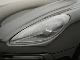 Porsche Macan (2022) thumbnail 16