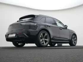 Porsche Macan (2022) thumbnail 26