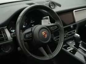 Porsche Macan (2022) thumbnail 33