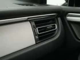 Porsche Macan (2022) thumbnail 36