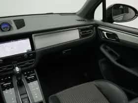 Porsche Macan (2022) thumbnail 58
