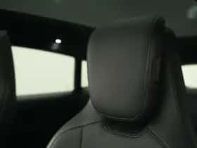 Porsche Taycan (2021) thumbnail 25