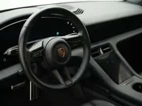 Porsche Taycan (2021) thumbnail 29