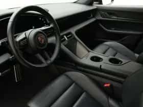 Porsche Taycan (2021) thumbnail 5