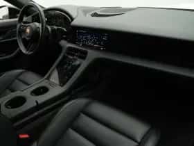 Porsche Taycan (2021) thumbnail 44