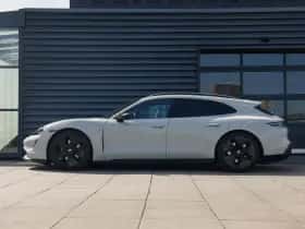 Porsche Taycan (2023) thumbnail 2