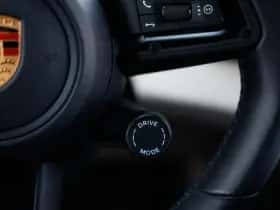Porsche Taycan (2023) thumbnail 20