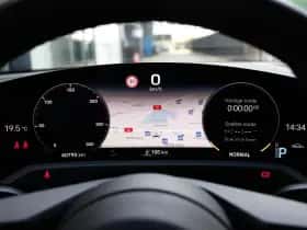 Porsche Taycan (2023) thumbnail 23