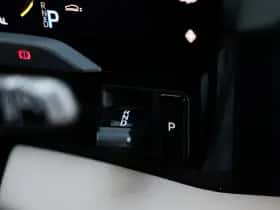 Porsche Taycan (2023) thumbnail 24