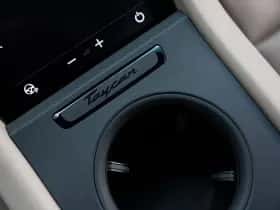 Porsche Taycan (2023) thumbnail 27
